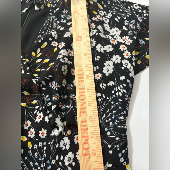 Parker Black and White Flutter Sleeve V-Neck w/ Tie Tiered Mini Dress. Back Zip - Picture 15 of 16